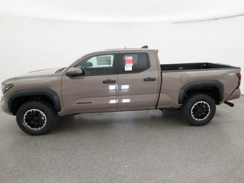New 2026 Toyota Tacoma TRD Off-Road AWD/4WD image 19