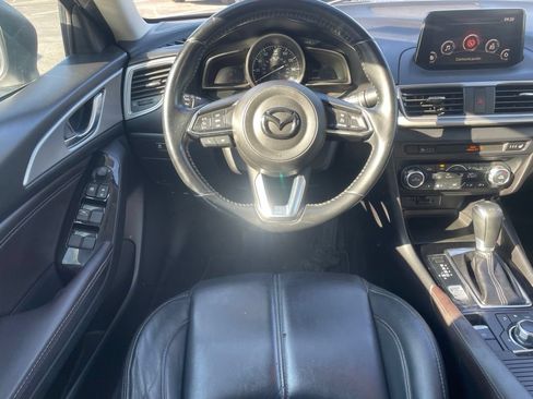 Used 2018 MAZDA MAZDA3 Touring FWD image 18