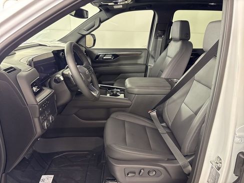 New 2026 Chevrolet Suburban Z71 w/ Comfort Package AWD/4WD image 35
