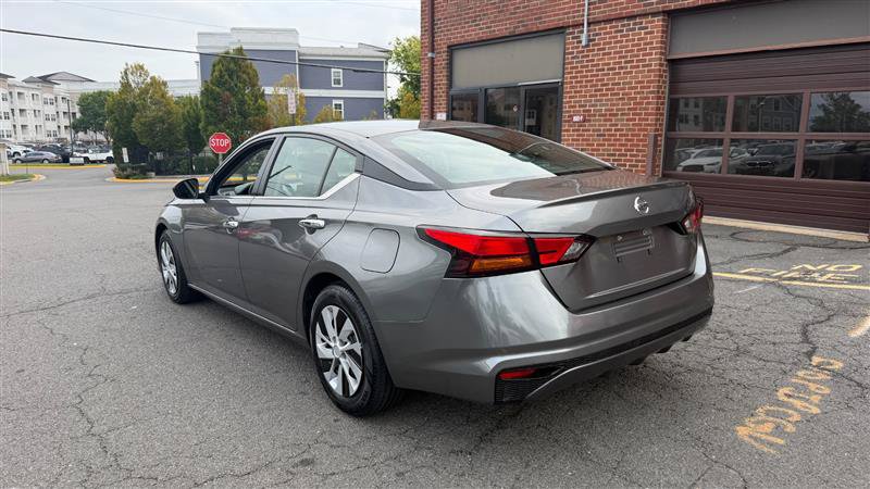 Used 2022 Nissan Altima 2.5 S FWD image 14