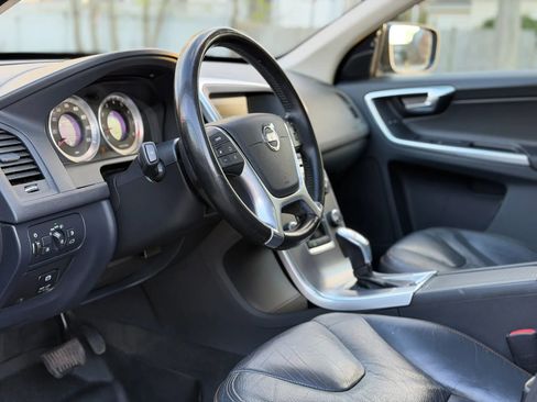 Used 2013 Volvo XC60 3.2 AWD/4WD image 23
