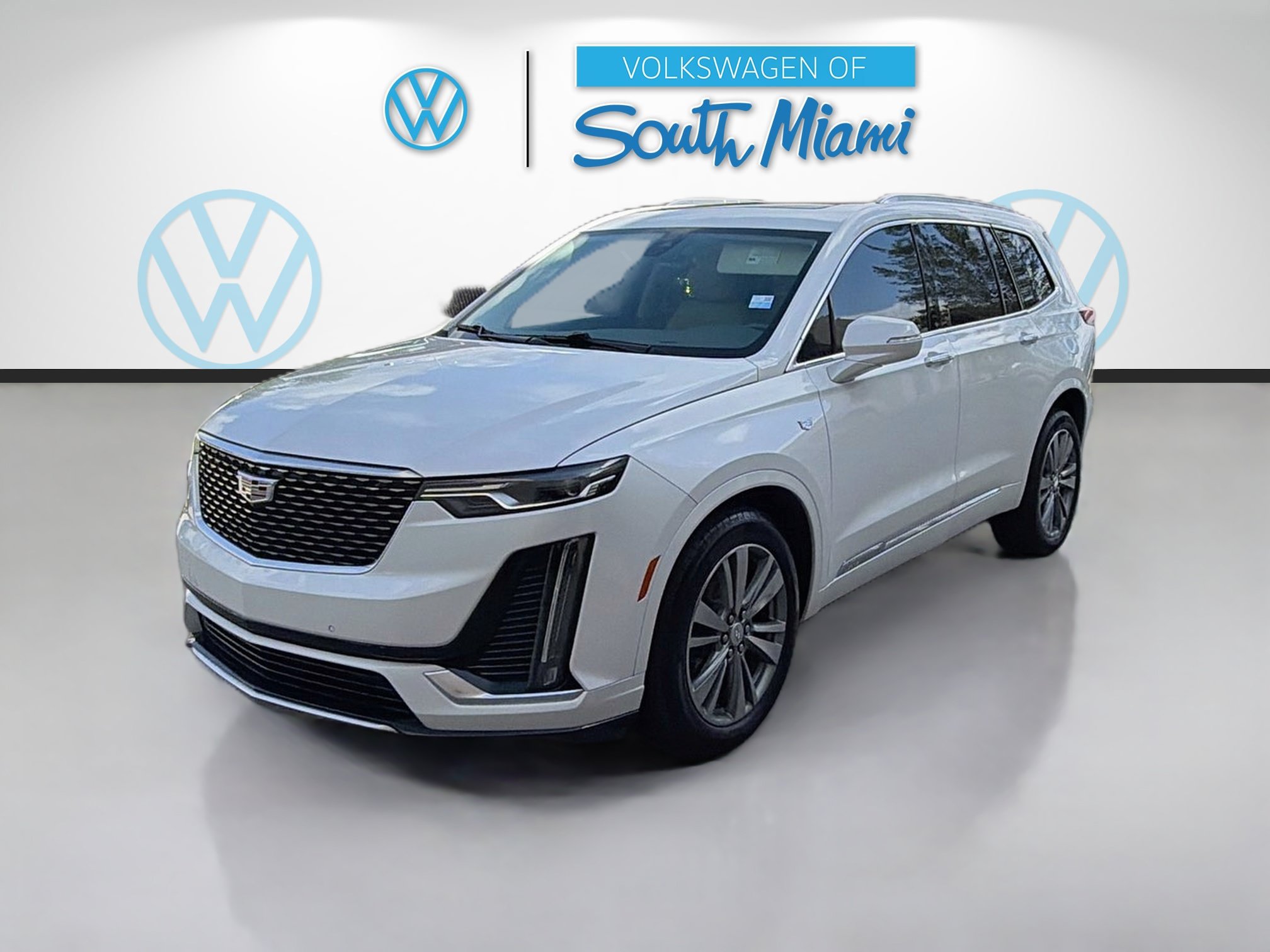 Used 2022 Cadillac XT6 Premium Luxury FWD image 3