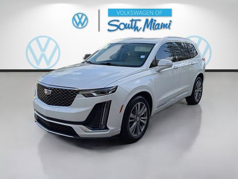 Used 2022 Cadillac XT6 Premium Luxury FWD image 3