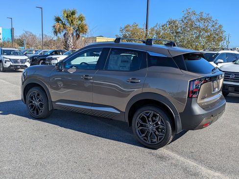 New 2026 Nissan Kicks SR FWD image 6