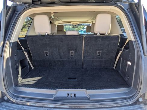 Certified 2023 Ford Expedition Limited image 11