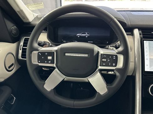 Used 2025 Land Rover Discovery S AWD/4WD image 14