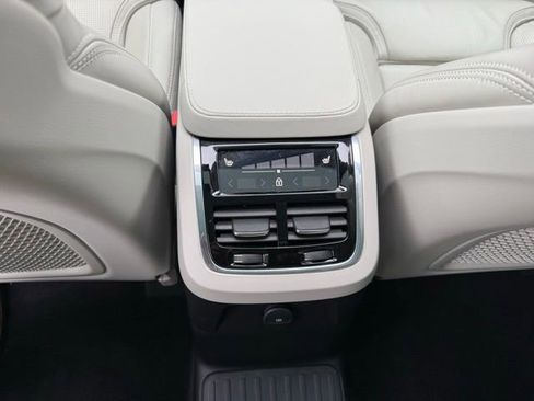 Certified 2023 Volvo XC90 T8 Ultimate w/ Protection Package Premier image 33