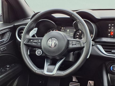 Used 2023 Alfa Romeo Stelvio Sprint image 15