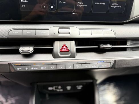 Used 2025 Kia K4 FWD image 21