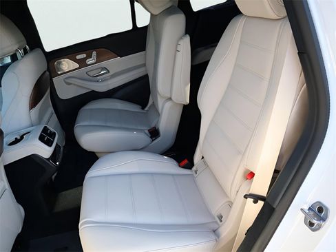 New 2026 Mercedes-Benz GLS 450 4MATIC image 28