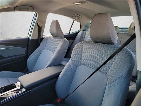 Used 2025 Toyota Camry LE w/ Convenience Package image 13