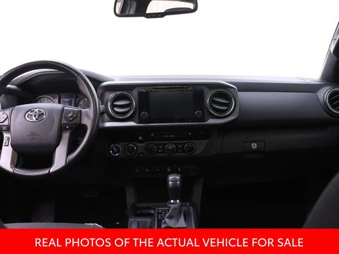 Certified 2017 Toyota Tacoma TRD Off-Road image 5
