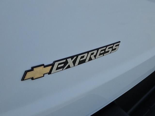 New 2026 Chevrolet Express 2500 Extended w/ Communications Package RWD image 29