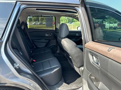Used 2021 Nissan Rogue SV w/ Premium Package AWD/4WD image 24