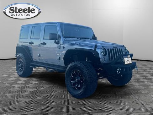 Used 2014 Jeep Wrangler Unlimited Sahara image 7