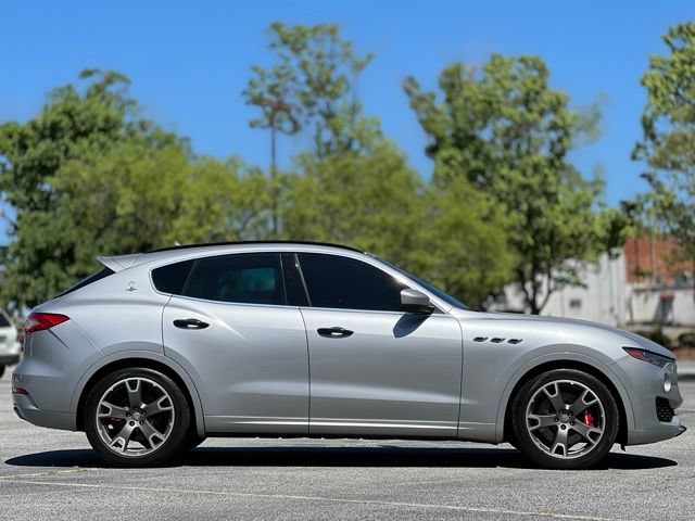 Used 2017 Maserati Levante S AWD/4WD image 4