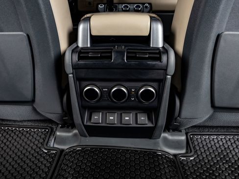 Used 2020 Land Rover Defender 110 HSE image 28