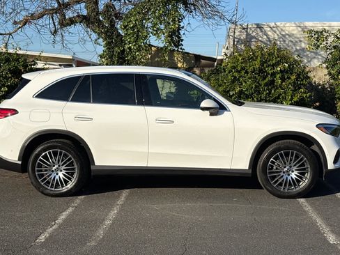 Certified 2026 Mercedes-Benz GLC 300 image 2