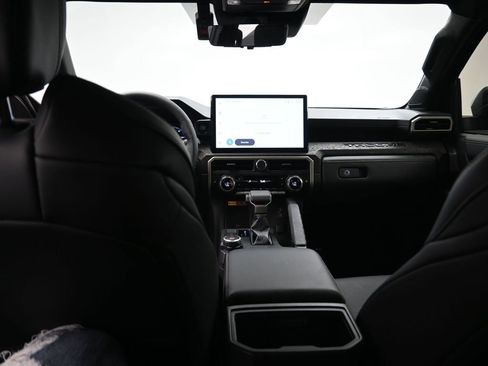 Used 2025 Toyota Tacoma Limited image 13