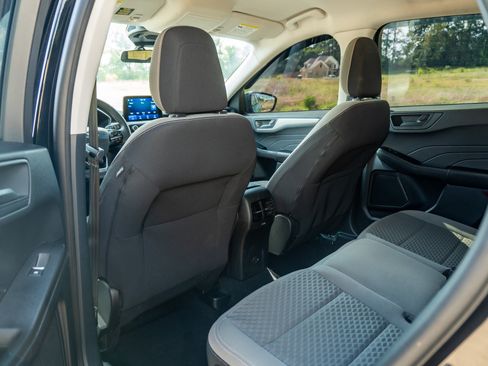 Used 2022 Ford Escape SE w/ Convenience Package FWD image 13