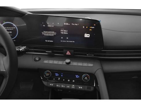 Used 2024 Hyundai Elantra Limited FWD image 12