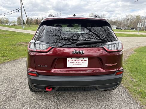 Used 2019 Jeep Cherokee Trailhawk w/ Cold Weather Group AWD/4WD image 4