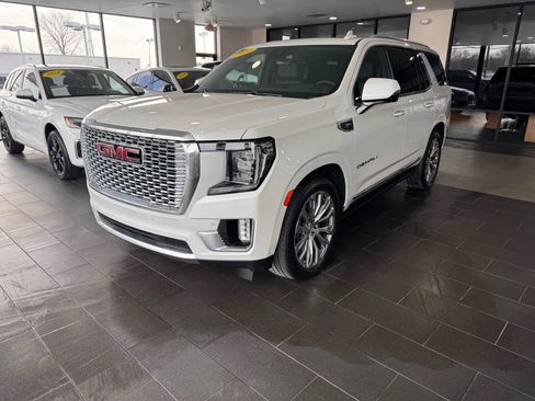 Used 2023 GMC Yukon Denali w/ Denali Reserve Package AWD/4WD image 2