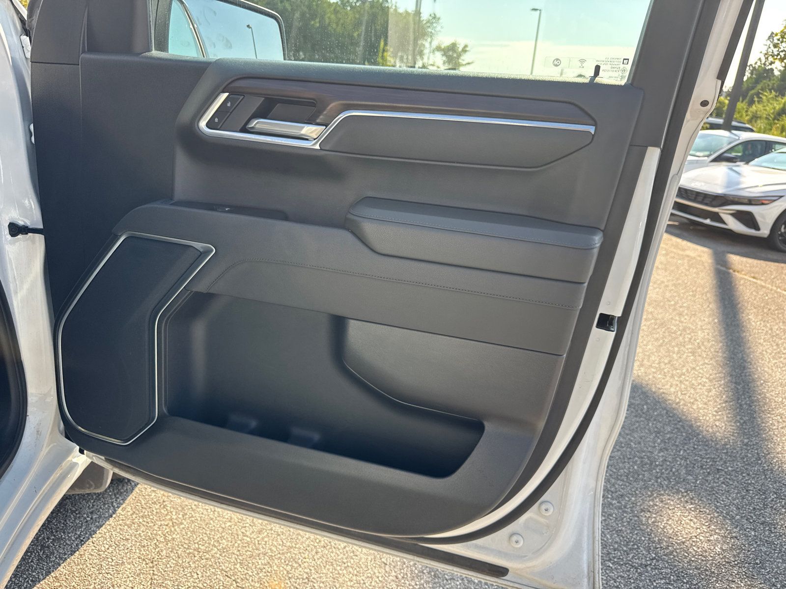 Used 2025 GMC Sierra 1500 SLT RWD image 14