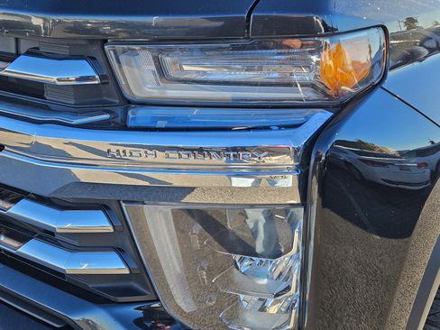 Used 2022 Chevrolet Silverado 3500 High Country w/ Z71 Off-Road Package image 10