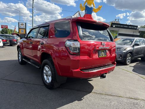 Used 2014 Toyota 4Runner SR5 AWD/4WD image 5