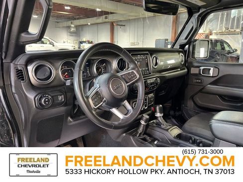 Used 2023 Jeep Gladiator Overland image 10