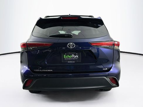 Used 2023 Toyota Highlander XLE FWD image 7