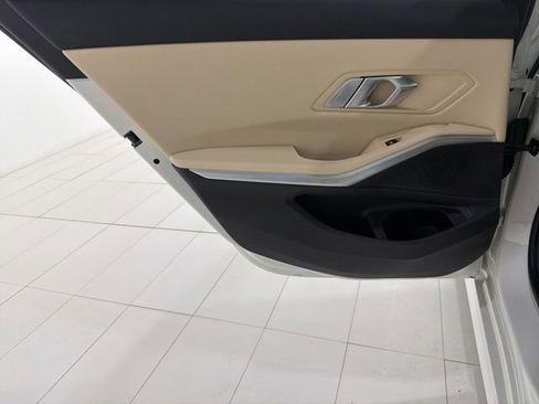 Used 2019 BMW 330i xDrive Sedan w/ Convenience Package AWD/4WD image 15