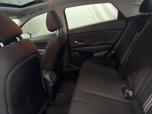 Used 2021 Hyundai Elantra SEL w/ Convenience + Premium Package FWD image 21
