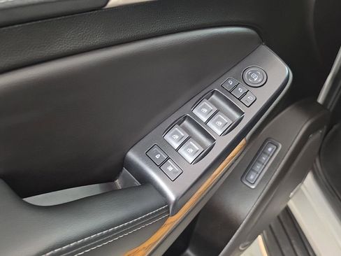 Used 2020 GMC Yukon XL Denali image 12