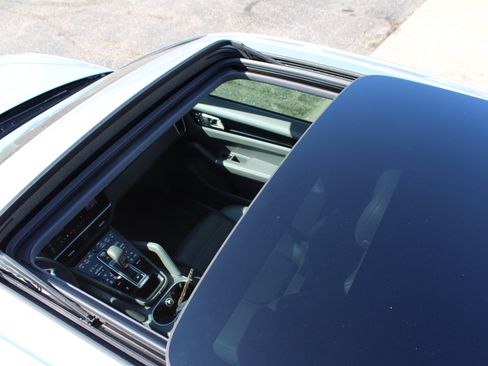 Used 2019 Porsche Cayenne image 73