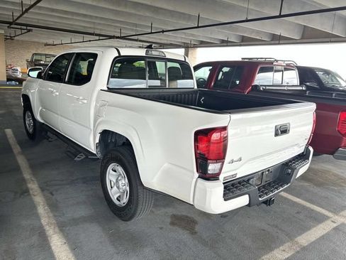 Used 2018 Toyota Tacoma SR w/ SR Convenience Package AWD/4WD image 2