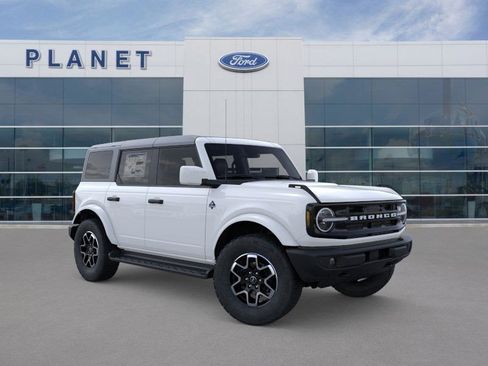 New 2026 Ford Bronco Outer Banks image 9