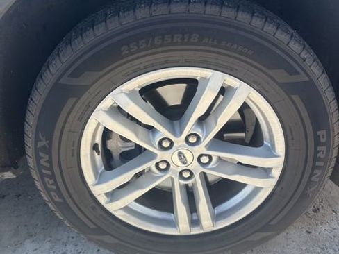 Used 2021 Ford Explorer XLT w/ Equipment Group 202A image 4