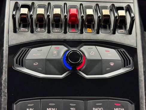 Used 2018 Lamborghini Huracan Performante image 34