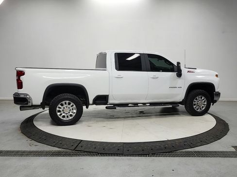Used 2024 Chevrolet Silverado 2500 LT AWD/4WD image 8