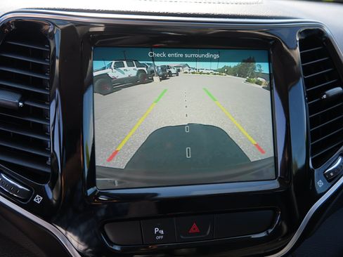 Used 2020 Jeep Cherokee Limited AWD/4WD image 28