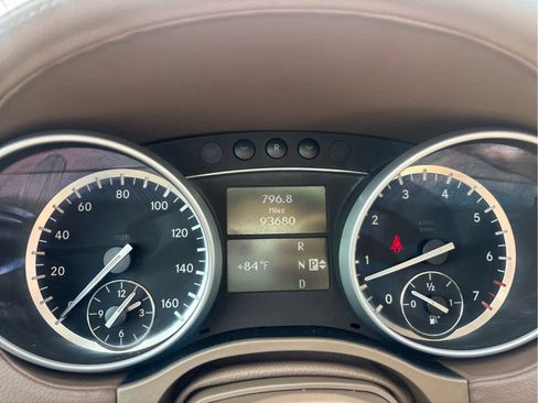 Used 2011 Mercedes-Benz GL 450 4MATIC image 11