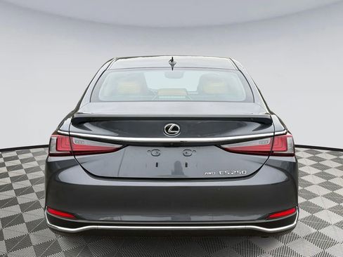 Used 2024 Lexus ES 250 w/ Premium Package image 3