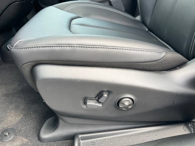 New 2027 Chrysler Pacifica Select FWD image 9