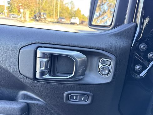 New 2025 Jeep Gladiator Sport AWD/4WD image 13