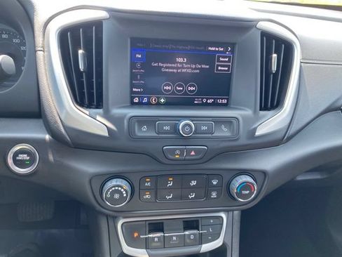 Used 2024 GMC Terrain SLE AWD/4WD image 19