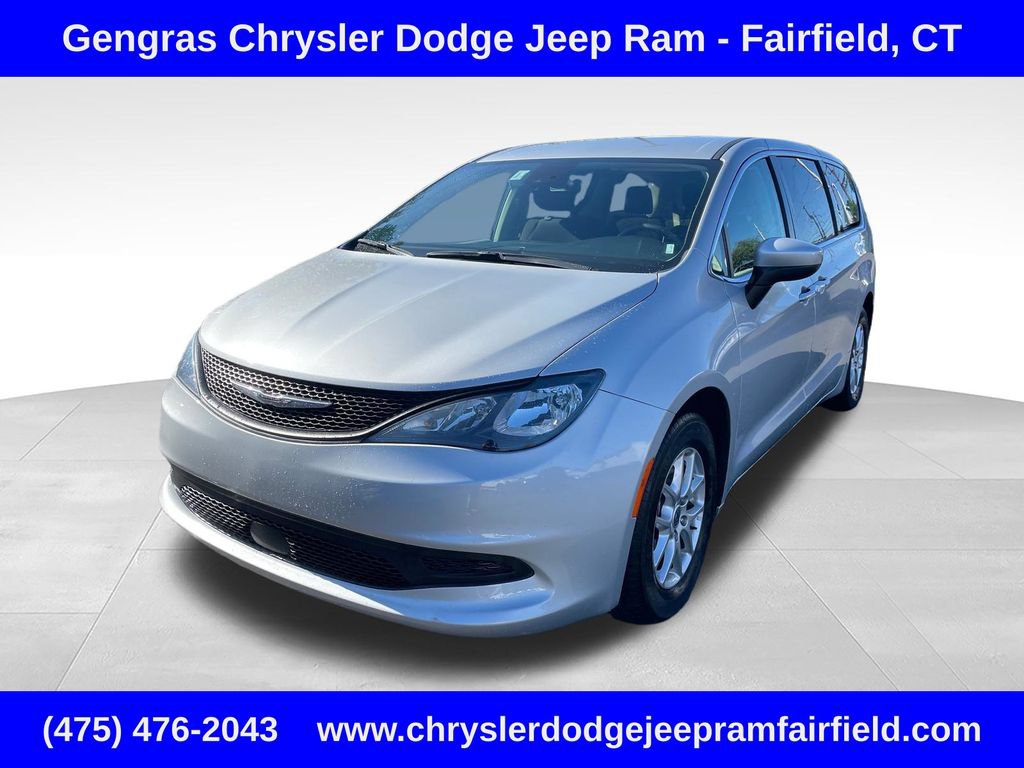 Certified 2023 Chrysler Voyager LX FWD image 3