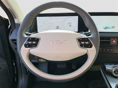 Used 2022 Kia EV6 Wind image 11