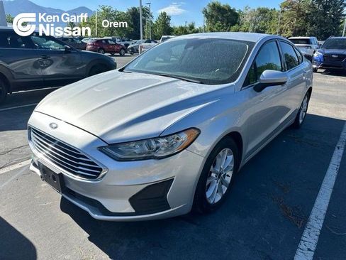 Used 2019 Ford Fusion SE FWD image 1